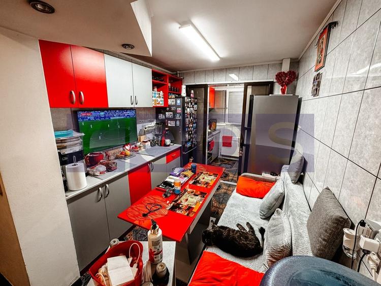 Apartament cu 3 camere, mobilat în Fizicienilor