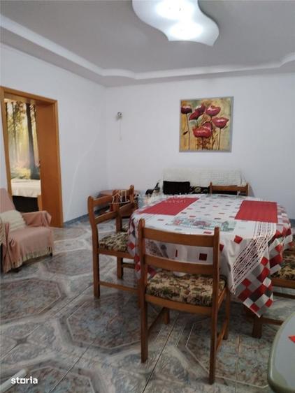 Casă cu 4 camere în Aurel Vlaicu