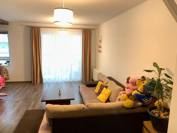 Apartament cu 3 camere decomandat, mobilat în Răcădău
