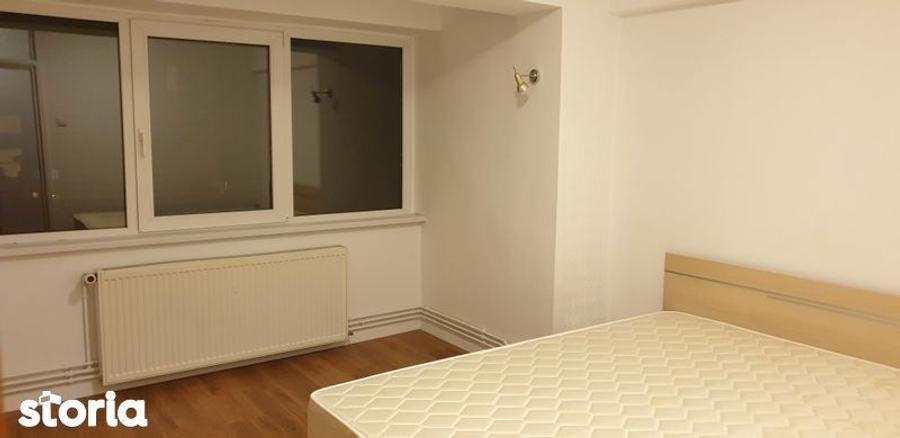 Apartament cu 3 camere decomandat în Centrul Civic