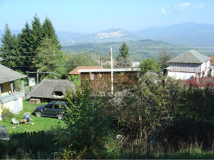 Casă individuală cu 2 camere cu Teren 3279 Mp în Mățău