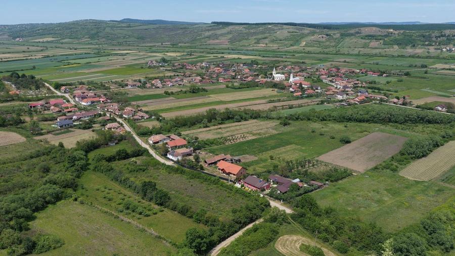 Teren de 6641 mp, în Central