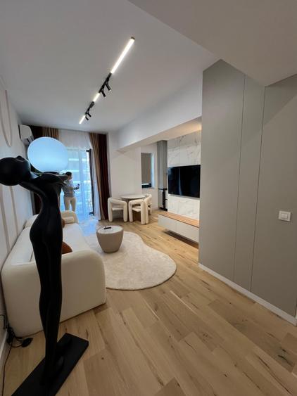 Apartament cu 2 camere semidecomandat, mobilat în Pipera