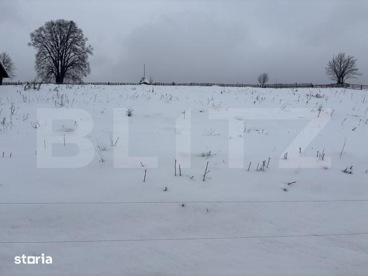 Teren de 2000 mp, în Poiana Stampei