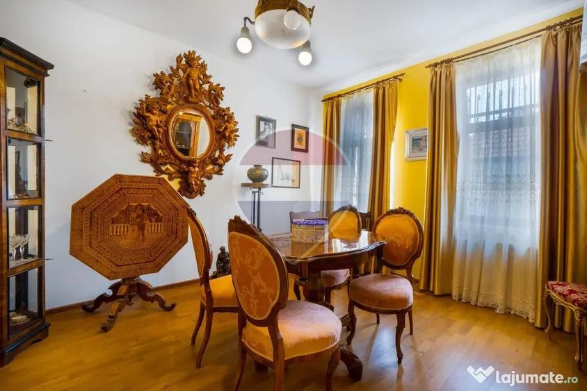 Casă cu 8 camere cu Teren 164 Mp în Brașovul Vechi