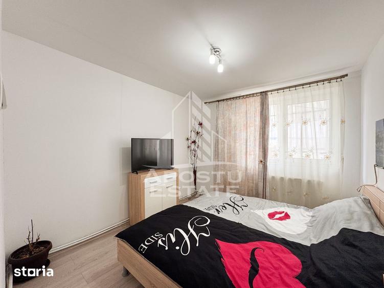 Apartament cu 3 camere semidecomandat în Central