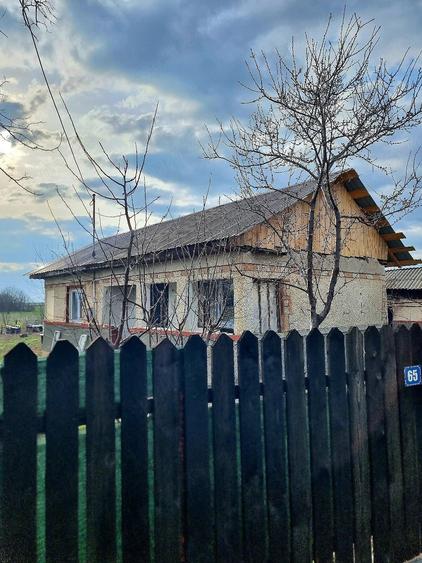 Casă cu Teren 1200 Mp în Sălciile
