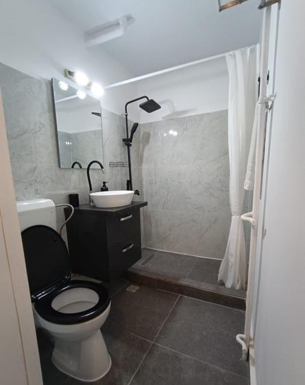 Apartament cu 2 camere semidecomandat în Berceni