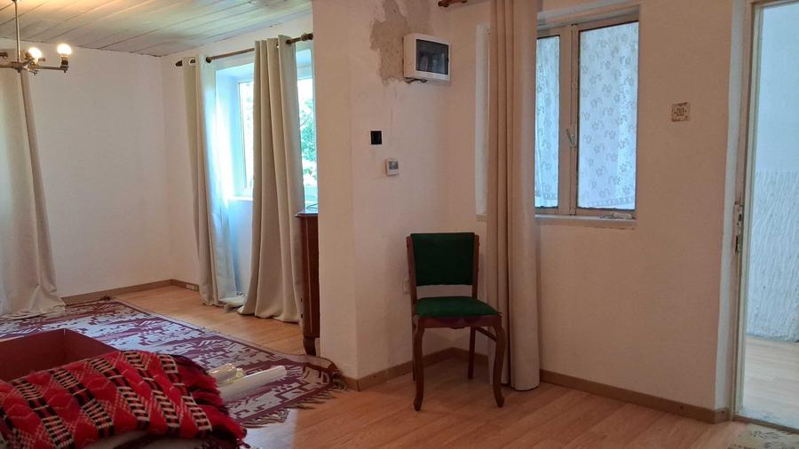 Casă cu 3 camere cu Teren 850 Mp în Central