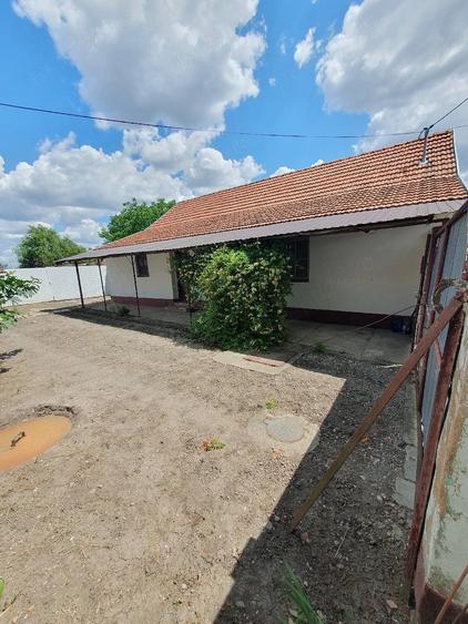 Casă cu 2 camere cu Teren 731 Mp în Turnu