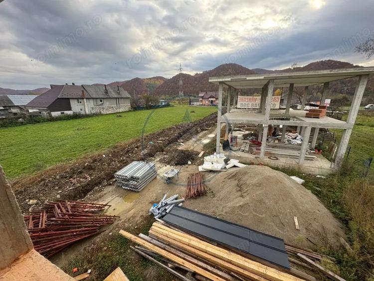 Casă cu 4 camere cu Teren 350 Mp în Central