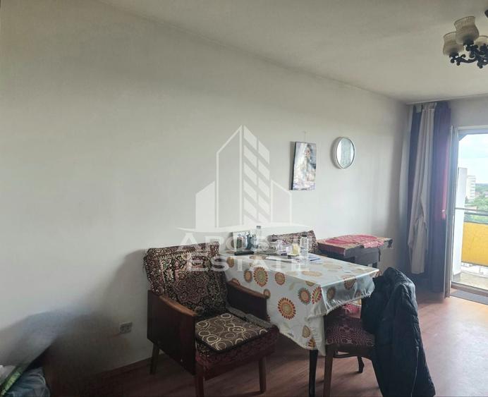 Apartament cu 3 camere decomandat, mobilat în Podgoria