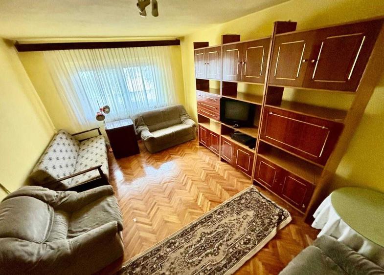 Apartament cu 3 camere decomandat în Vitrometan