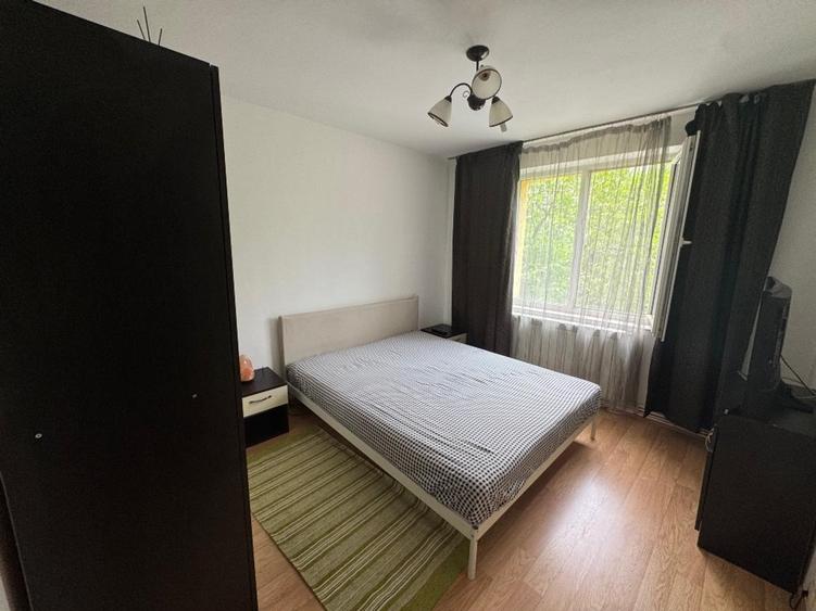 Apartament cu 3 camere decomandat în Basarabia