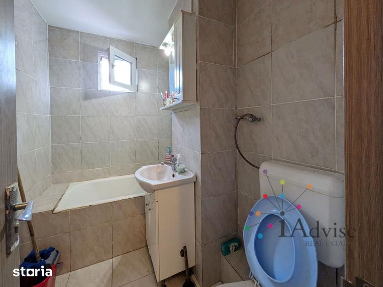 Apartament cu 4 camere decomandat în Dârste
