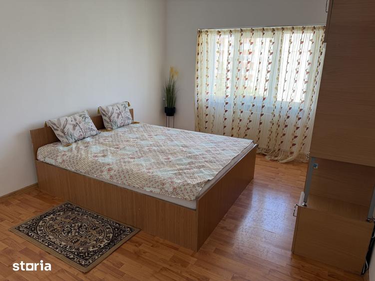 Apartament cu 3 camere în Tractorul