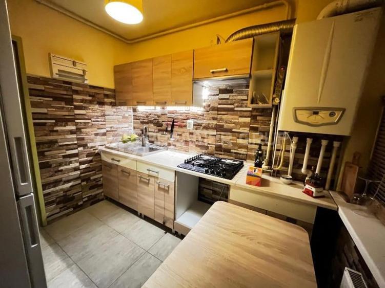 Apartament cu 4 camere decomandat în Alexandru cel Bun