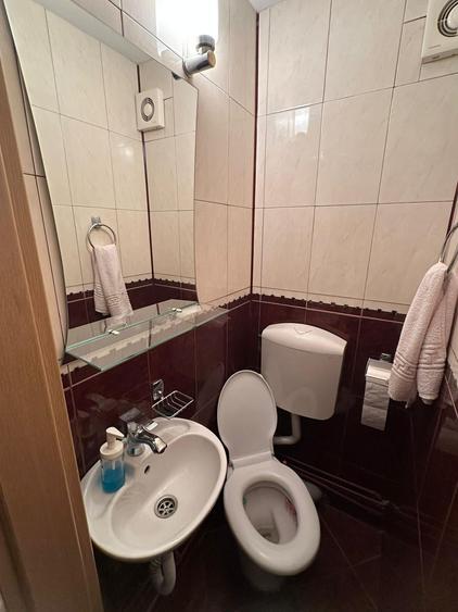 Apartament cu 4 camere decomandat în Titan