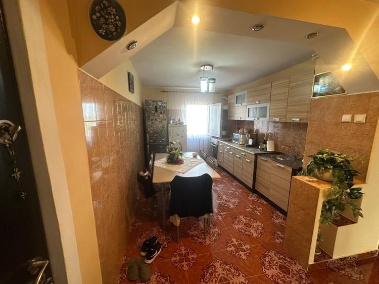 Apartament 3 camere, 65,60 mp, zona Bailesti - 2