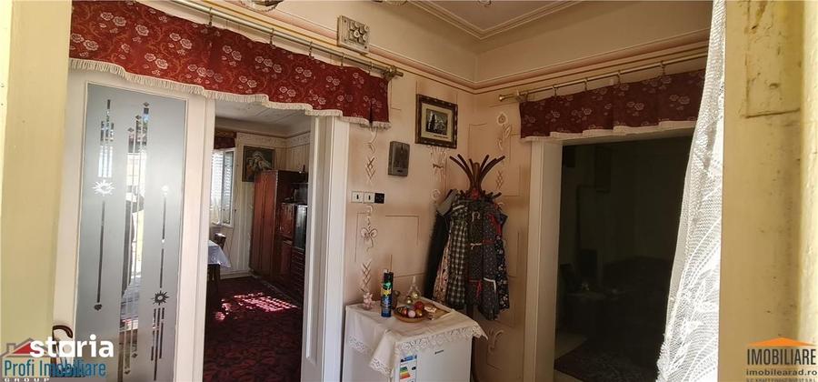 Casa pentru spatiu comercial pe calea Radnei - strada principala - 14