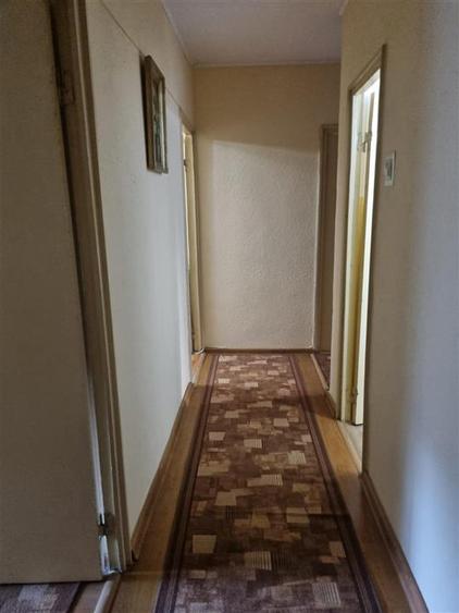 Apartament cu 3 camere decomandat în Podul de Fier