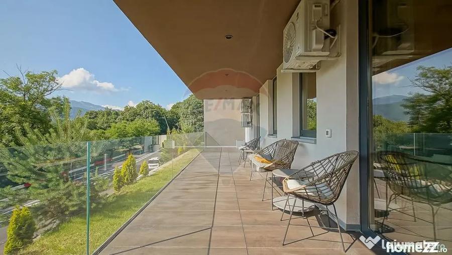 Apartament cu 3 camere decomandat în Drumul Poienii