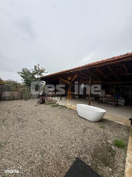 Casă cu 3 camere cu Teren 2121 Mp în Vadu Crișului