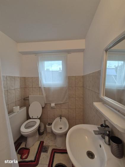 Casă cu 10 camere cu Teren 1000 Mp în Arbore
