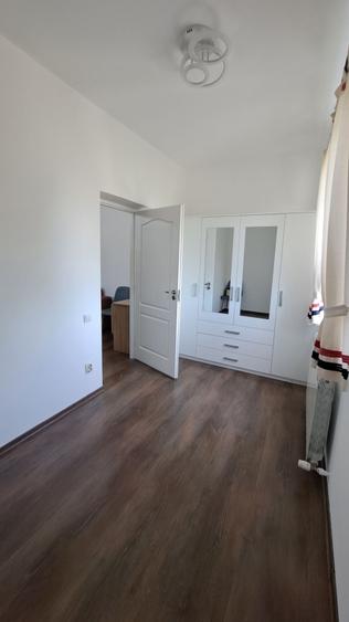 Apartament cu 2 camere semidecomandat în Ciritei