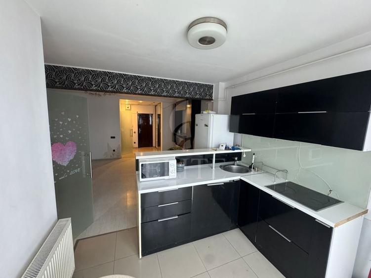 Apartament cu 2 camere semidecomandat, mobilat în Zorilor