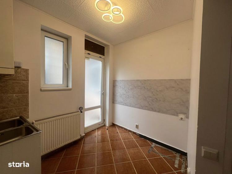 Casă cu 3 camere cu Canalizare în Iancului