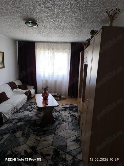 Apartament cu 3 camere nedecomandat în Noua