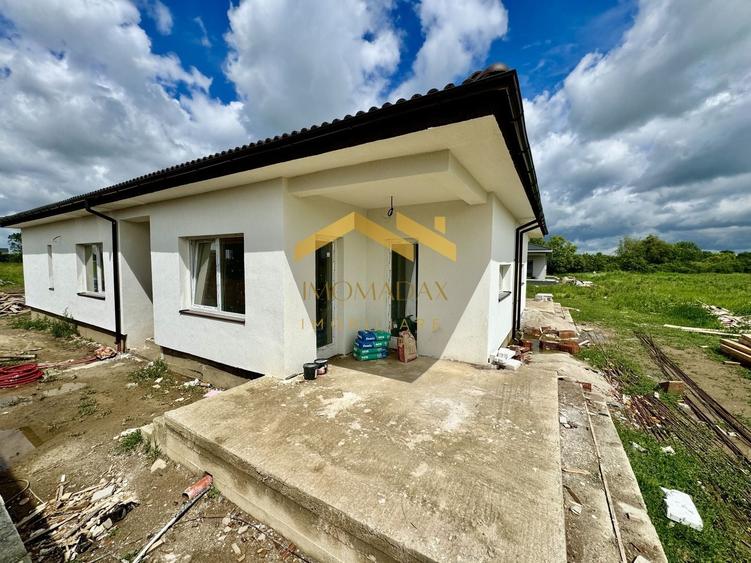 Duplex cu 3 camere cu Canalizare în Bucovăț (Remetea Mare)