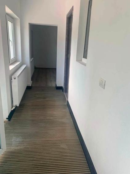 Casă individuală cu 3 camere cu Canalizare în Almăj