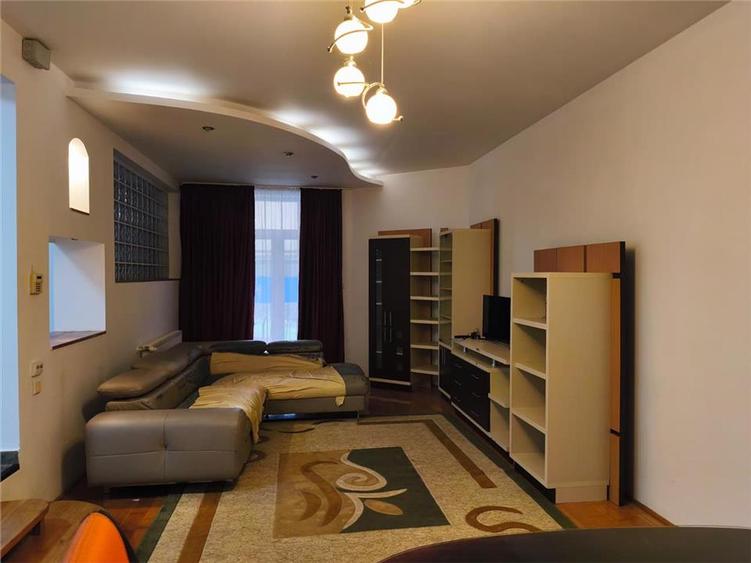 Casă individuală cu 4 camere cu Teren 400 Mp în Semicentral