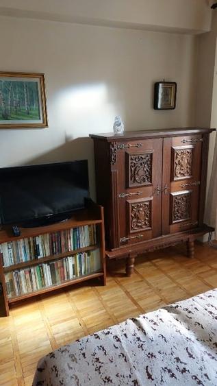 Apartament cu 3 camere decomandat, mobilat în Central