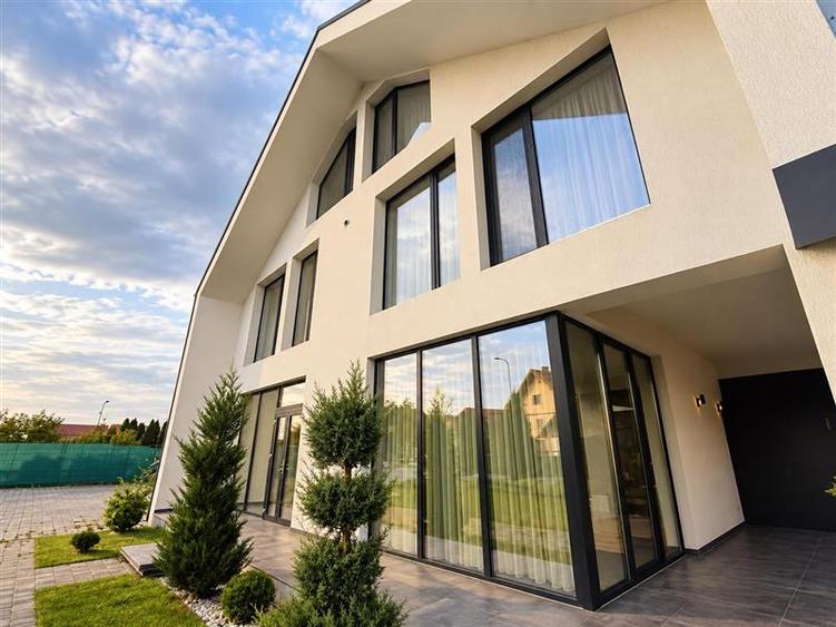 Apartament cu 2 camere decomandat în Exterior Est