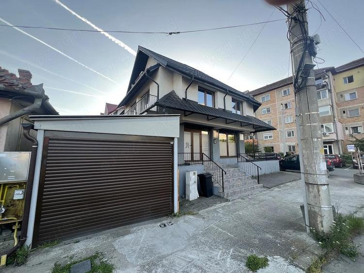 Etaj + mansarda + curte + garaj la casa - 1