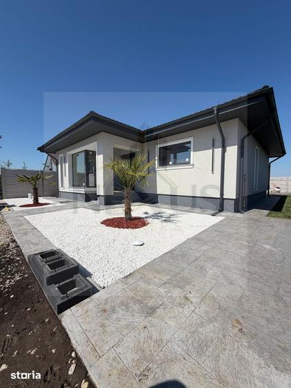Casa individuala | Teren 375 mp | 4 camere - 2 bai - Terasa - 7