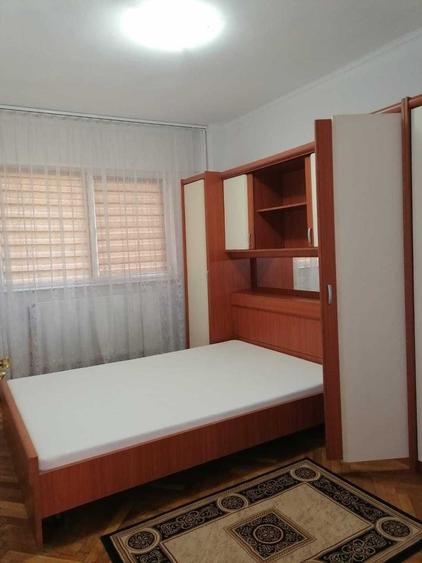 Apartament cu 3 camere decomandat în Nicolae Bălcescu