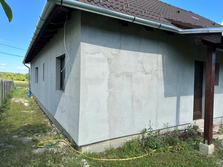 Casă cu 6 camere cu Teren 810 Mp în Central