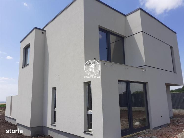 Casă cu 4 camere în Valea Lupului