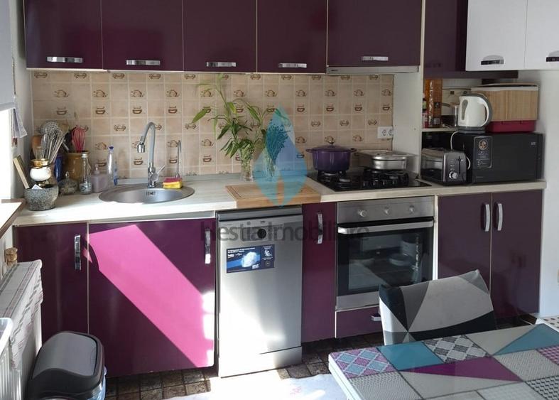 Casă cu 3 camere cu Teren 156 Mp în Valea Adâncă
