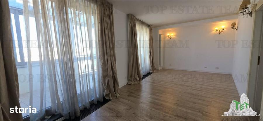 Apartament cu 4 camere decomandat, mobilat în Polonă