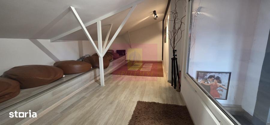 Spațiu comercial, de 240 mp, în Cornu