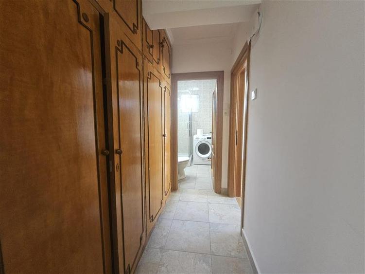 Apartament cu 3 camere decomandat în Domenii