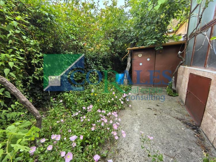 Casă individuală cu 6 camere cu Canalizare în Girocului