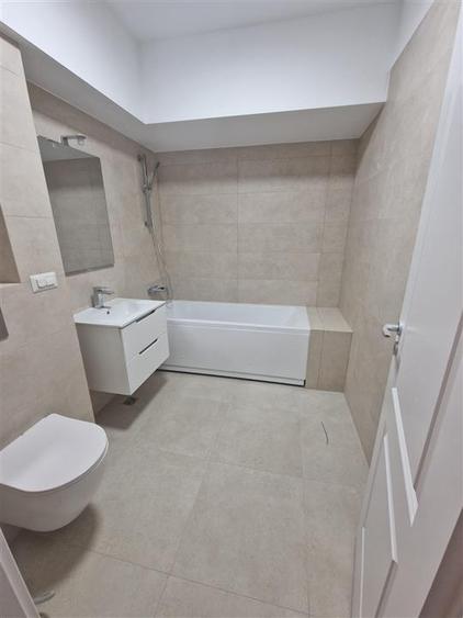Apartament cu 3 camere decomandat, mobilat în Tătărași