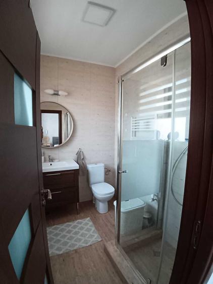 Casă cu 4 camere cu Teren 250 Mp în Central