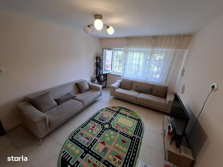 Apartament cu 3 camere în Brotăcei